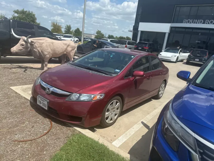 2010 Honda Civic LX photo 1