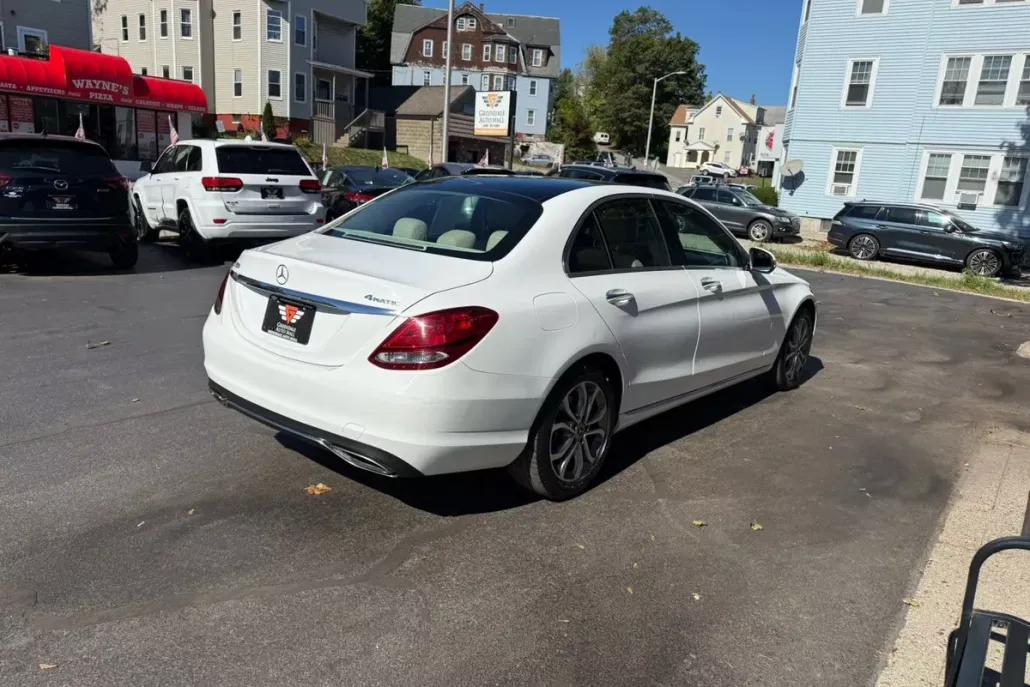 2017 Mercedes Benz C 300 4MATIC Sedan photo 1