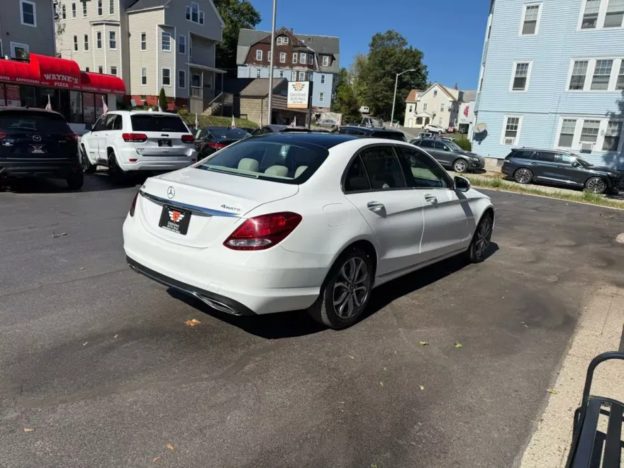 2017 Mercedes Benz C 300 4MATIC Sedan photo 1