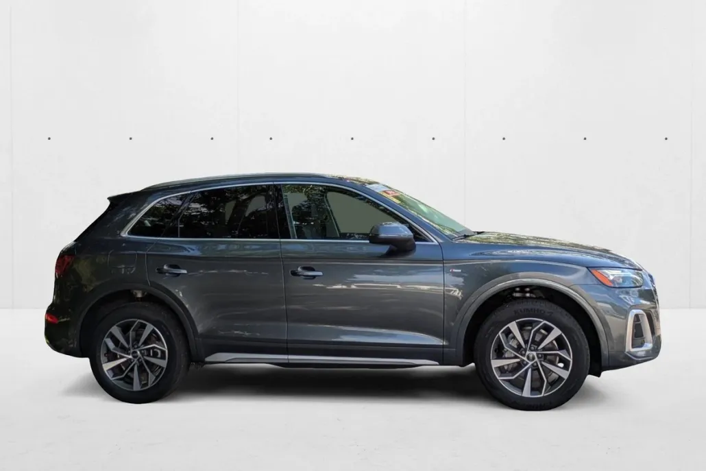 2024 Audi Q5 S line Premium photo 1