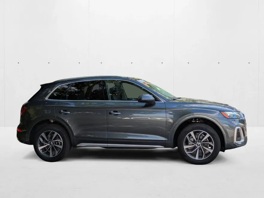 2024 Audi Q5 S line Premium photo 1