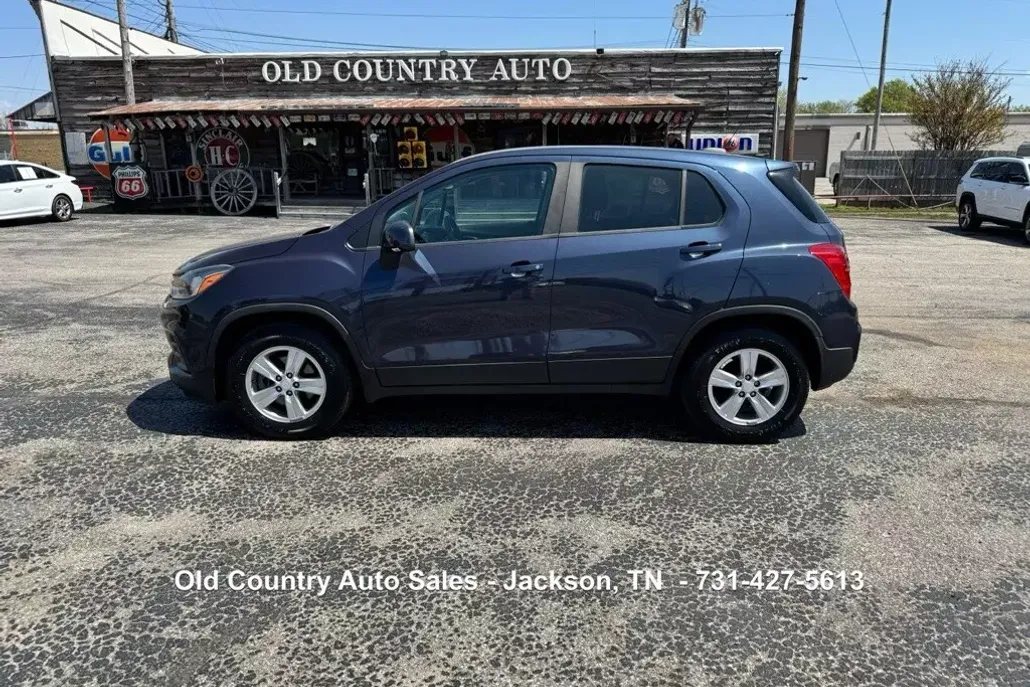 2019 Chevrolet Trax LS photo 1