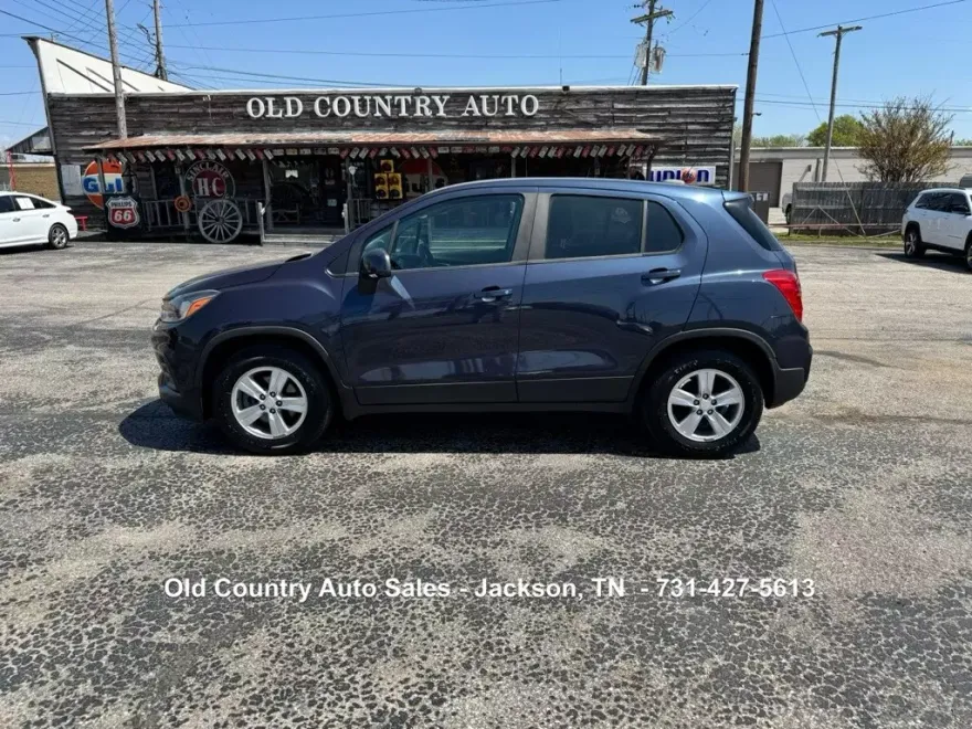 2019 Chevrolet Trax LS photo 1