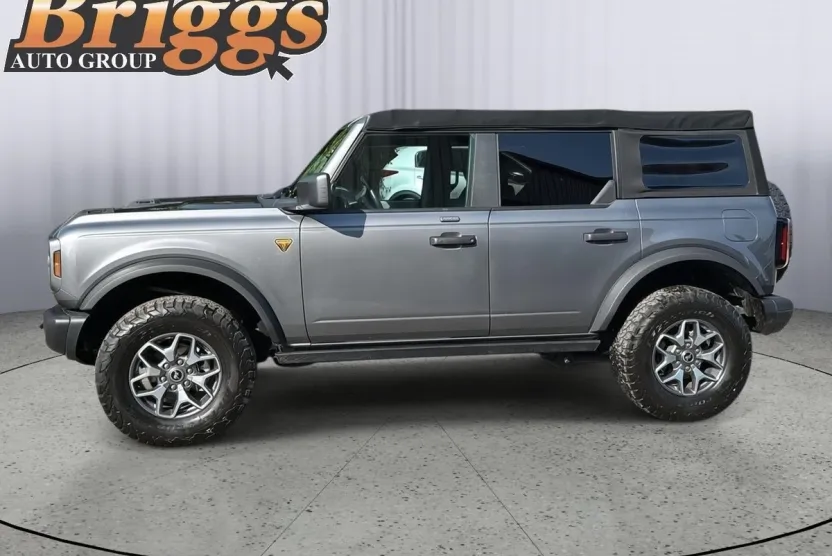 2022 Ford Bronco Badlands photo 1
