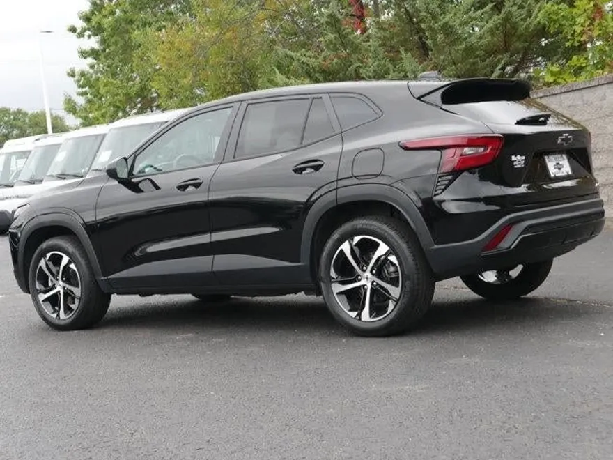 2024 Chevrolet Trax photo 1