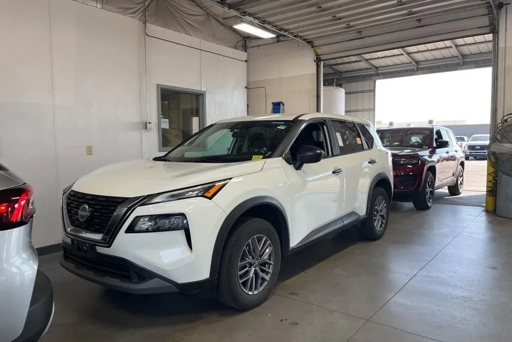 2023 Nissan Rogue S photo 1