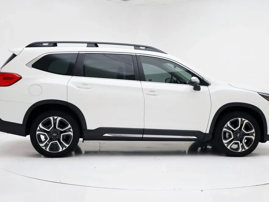 2023 Subaru Ascent Limited photo 1