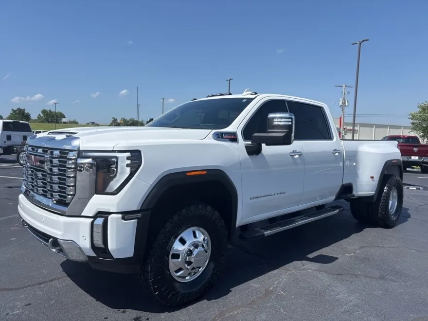 2024 Gmc Sierra 3500 HD Denali photo 1