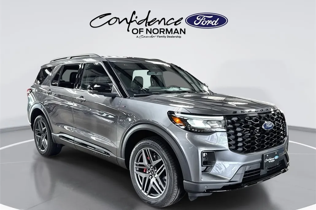 2025 Ford Explorer ST-Line photo 1