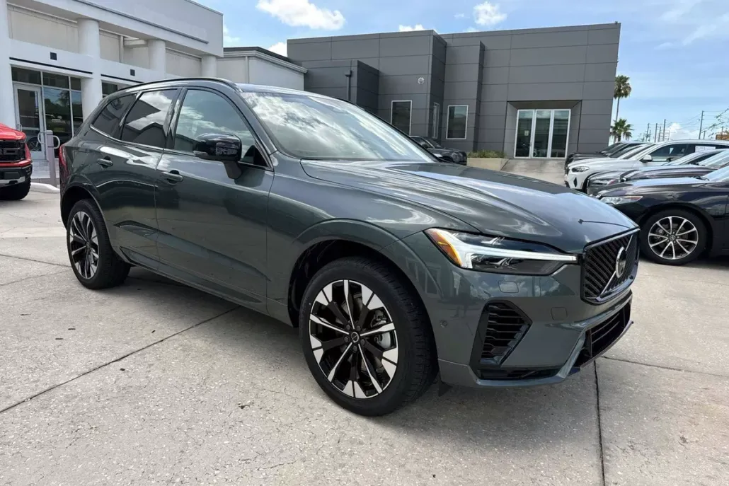 2026 Volvo XC60 Hybrid T8 Plus photo 1