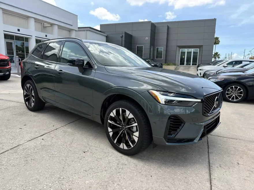 2026 Volvo XC60 Hybrid T8 Plus photo 1