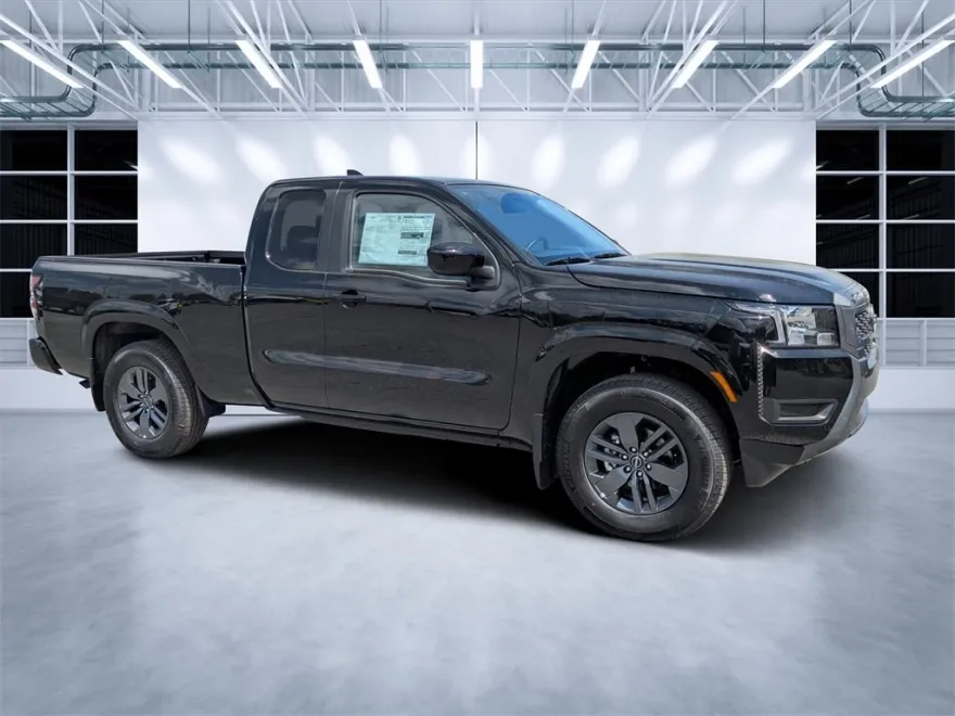 2025 Nissan Frontier SV photo 1