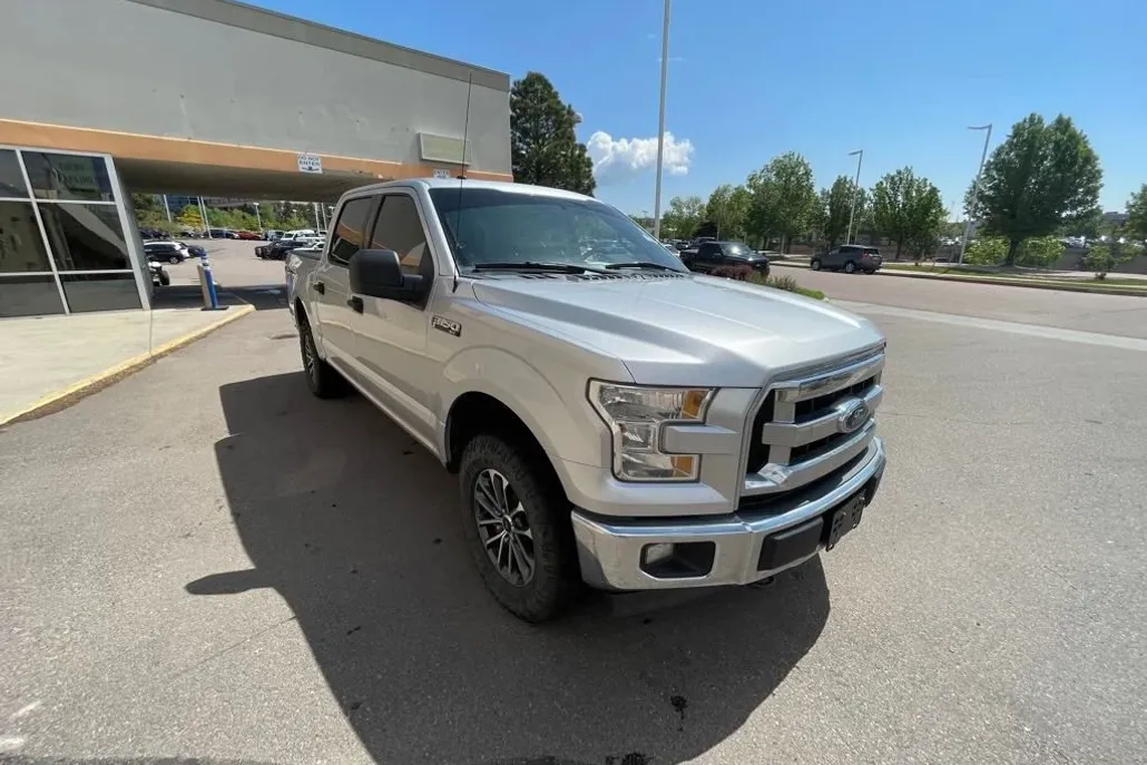 2017 Ford F-150 XLT photo 1