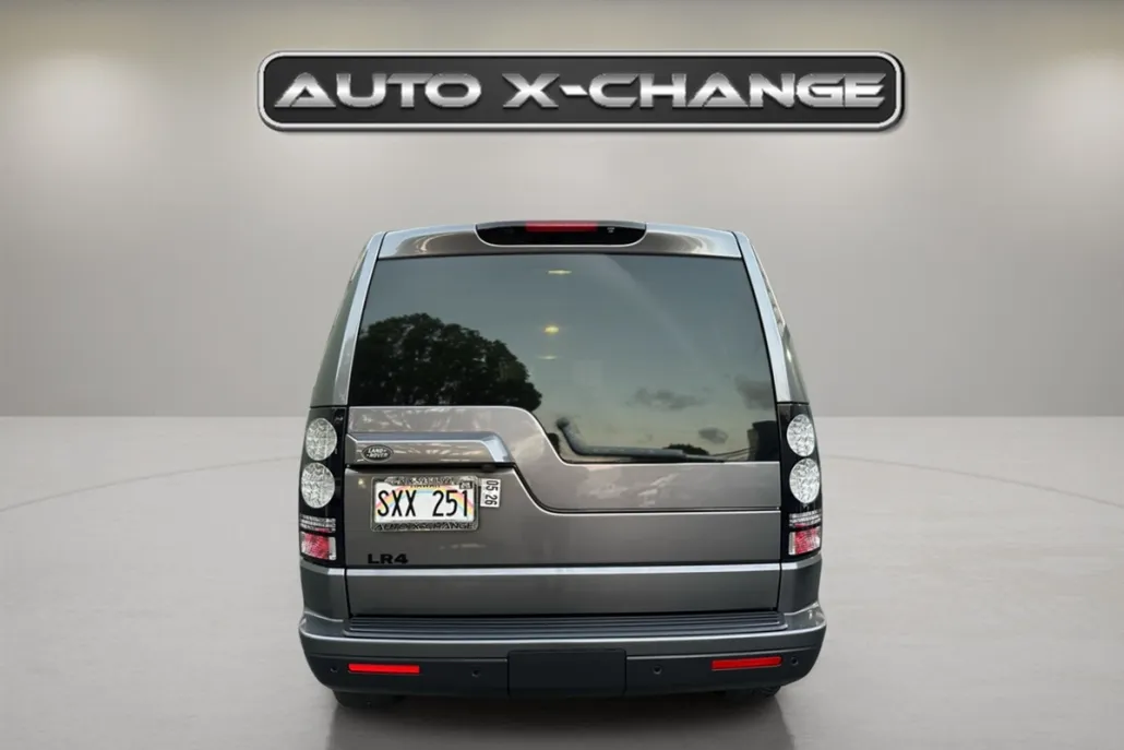 2016 Land Rover LR4 Base photo 1