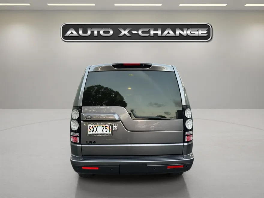 2016 Land Rover LR4 Base photo 1