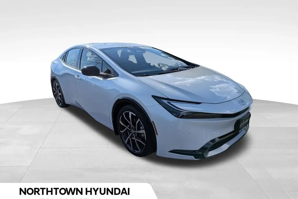 2024 Toyota Prius Prime XSE photo 1