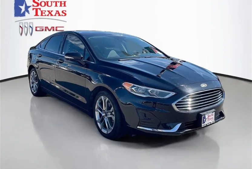 2020 Ford Fusion SEL photo 1