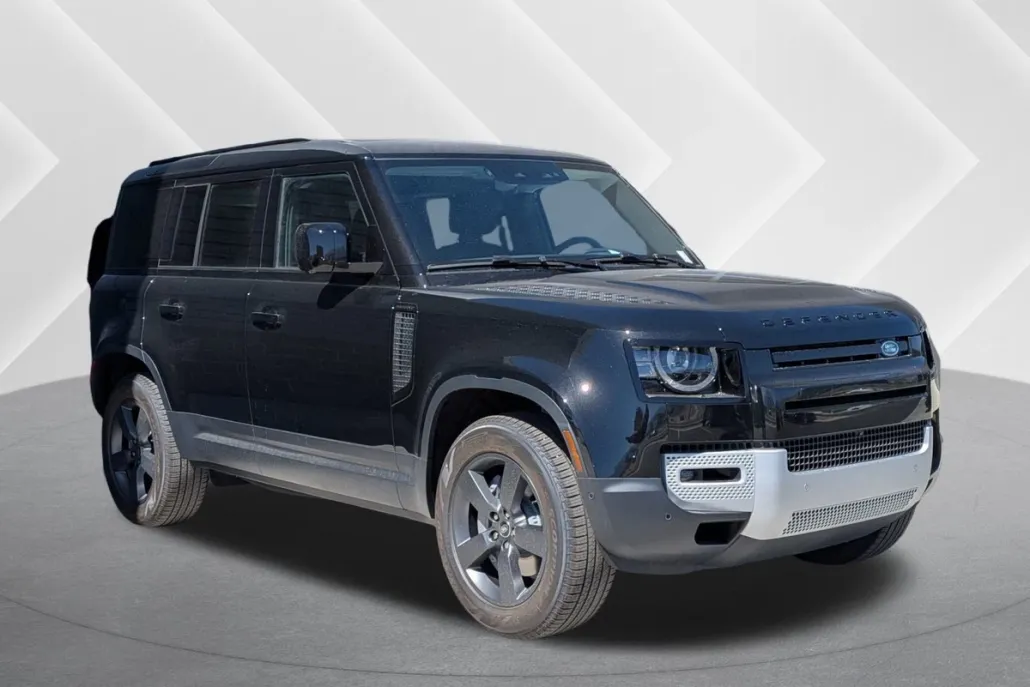 2025 Land Rover Defender 110 S photo 1