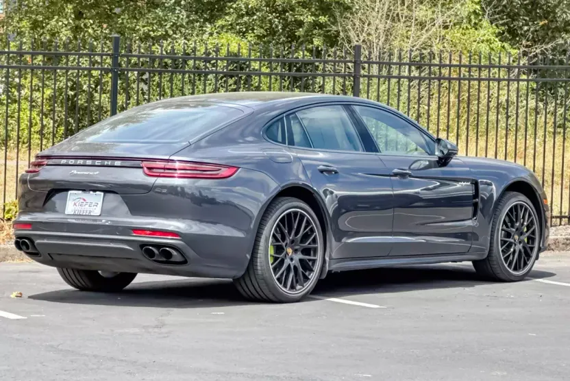 2019 Porsche Panamera E-Hybrid 4 photo 1