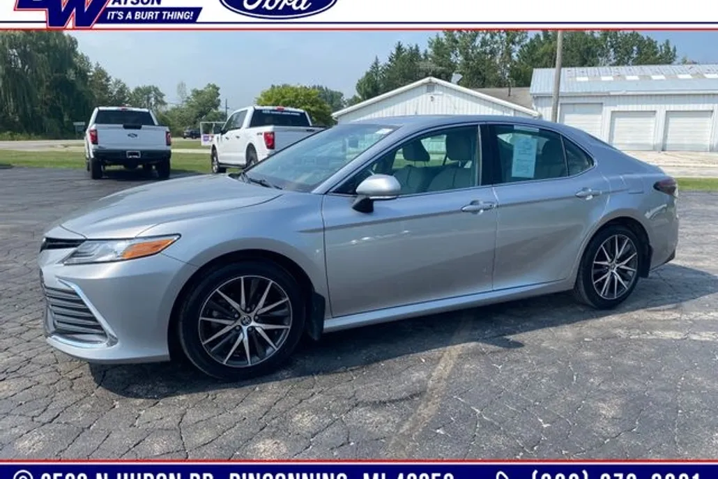 2022 Toyota Camry Hybrid XLE photo 1