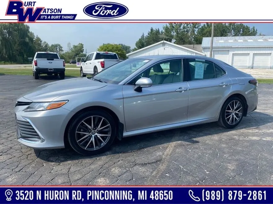 2022 Toyota Camry Hybrid XLE photo 1