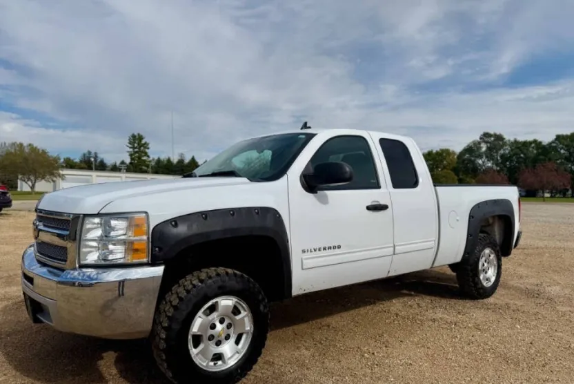 2012 Chevrolet Silverado 1500 LT photo 1