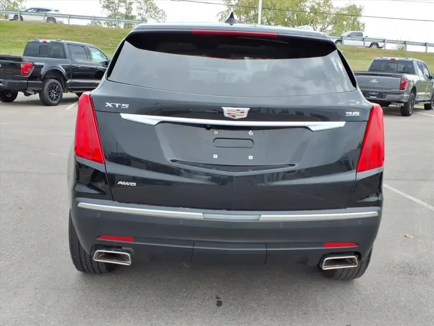 2019 Cadillac XT5 Luxury photo 1