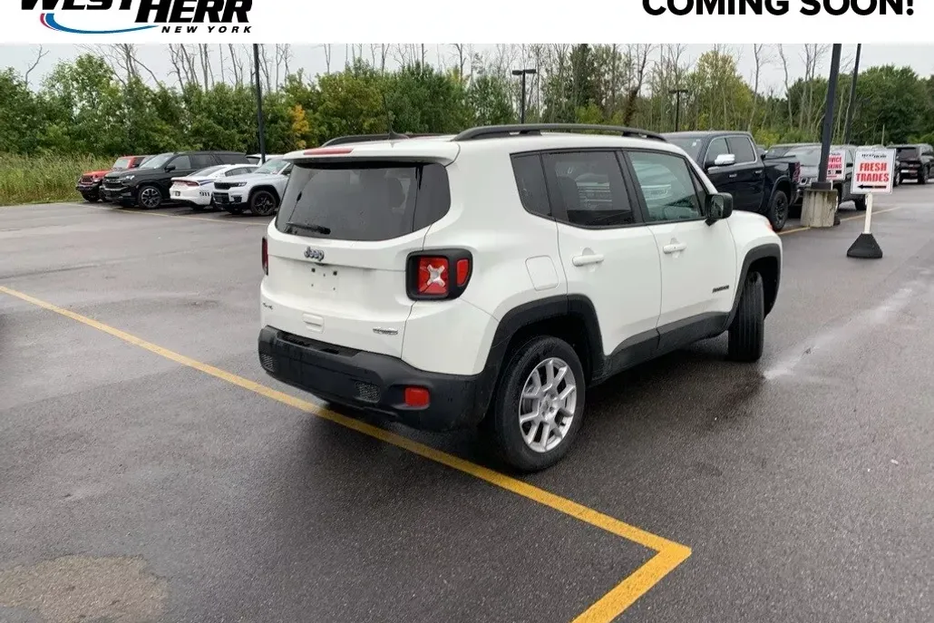 2022 Jeep Renegade Latitude photo 1