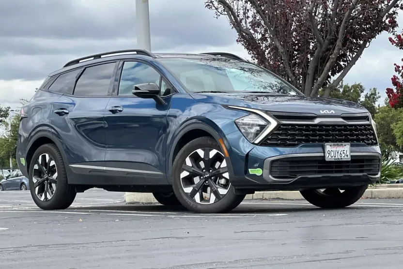 2023 Kia Sportage Plug-In Hybrid X-Line photo 1