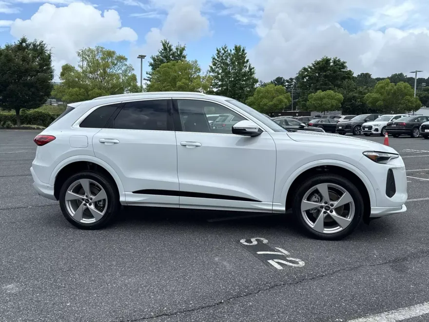2025 Audi Q5 2.0T Premium photo 1