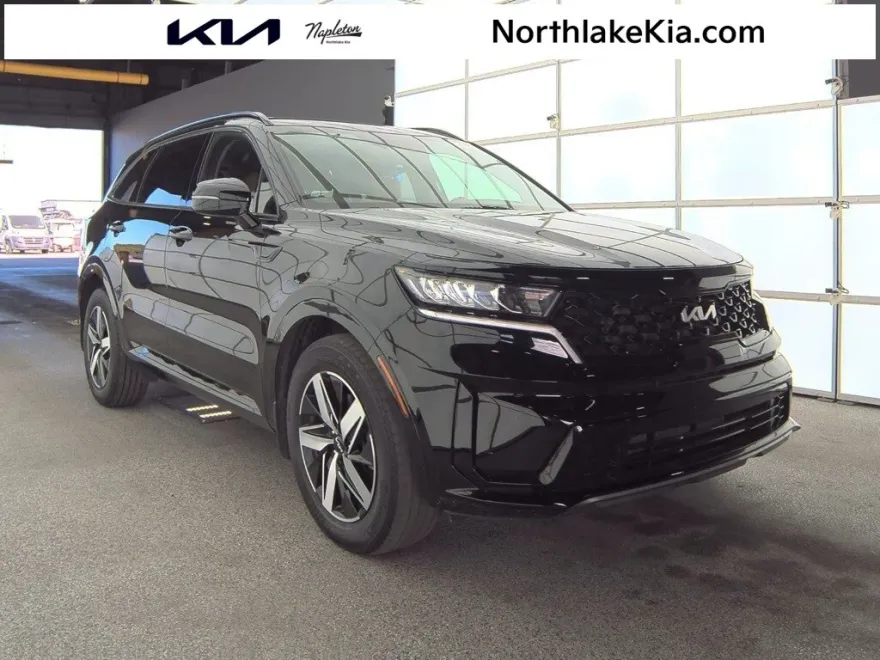 2023 Kia Sorento S photo 1