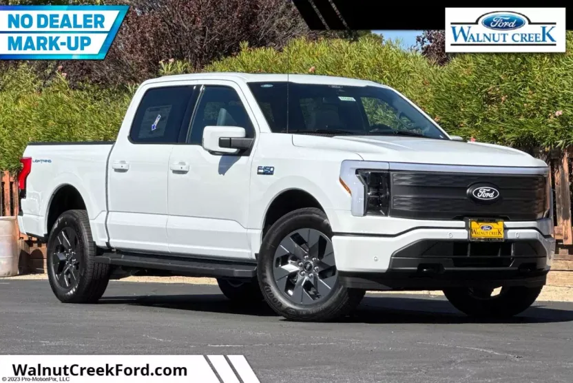 2025 Ford F-150 Lightning Lariat photo 1