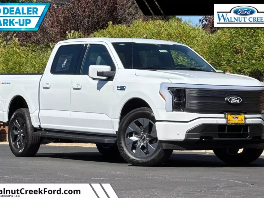 2025 Ford F-150 Lightning Lariat photo 1