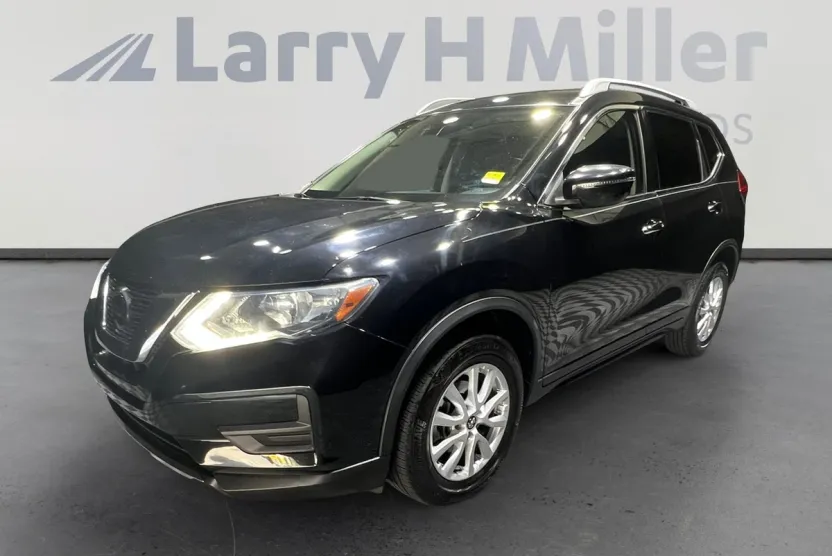 2020 Nissan Rogue SV photo 1