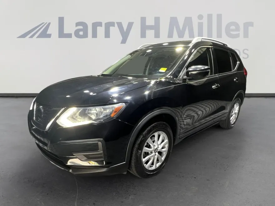 2020 Nissan Rogue SV photo 1