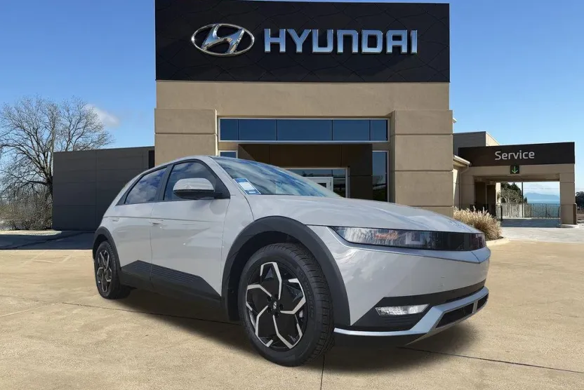 2023 Hyundai Ioniq 5 SEL photo 1