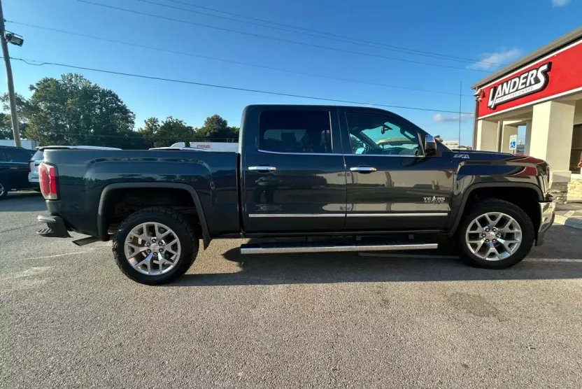 2018 Gmc Sierra 1500 SLT photo 1