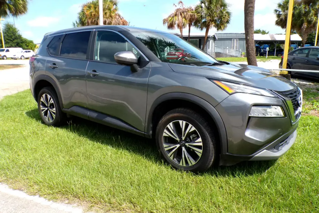 2023 Nissan Rogue SV photo 1