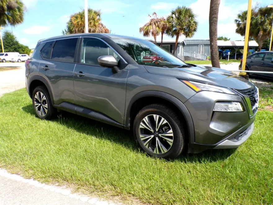 2023 Nissan Rogue SV photo 1