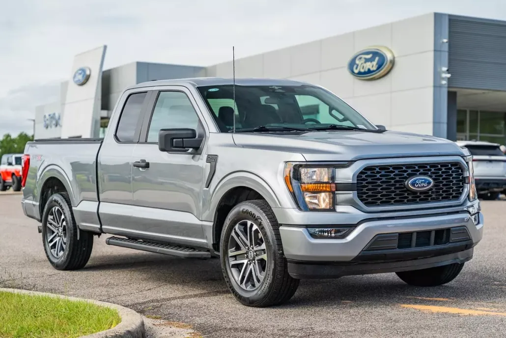 2023 Ford F-150 XL photo 1