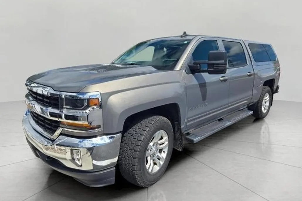 2017 Chevrolet Silverado 1500 LT photo 1
