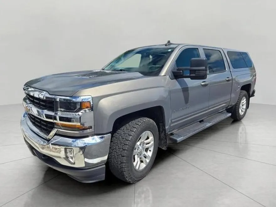 2017 Chevrolet Silverado 1500 LT photo 1
