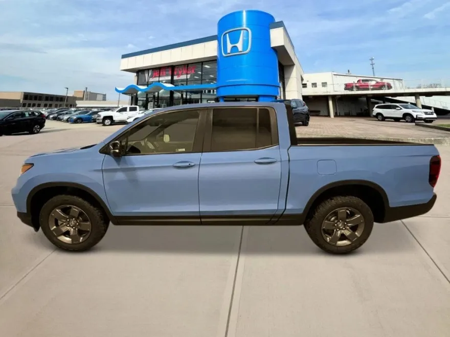 2025 Honda Ridgeline TrailSport photo 1