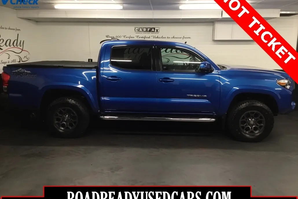 2017 Toyota Tacoma TRD Off-Road 4x4 photo 1