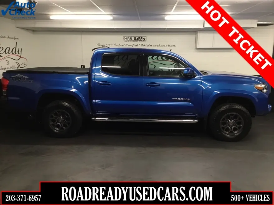 2017 Toyota Tacoma TRD Off-Road 4x4 photo 1
