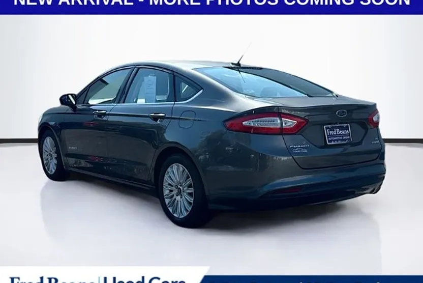 2015 Ford Fusion Hybrid SE photo 1
