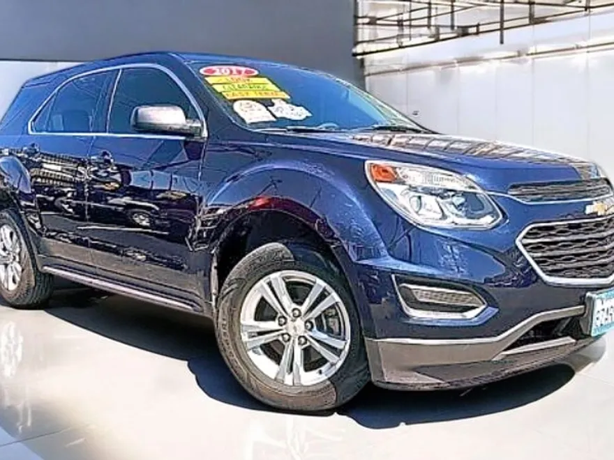 2017 Chevrolet Equinox LS photo 1