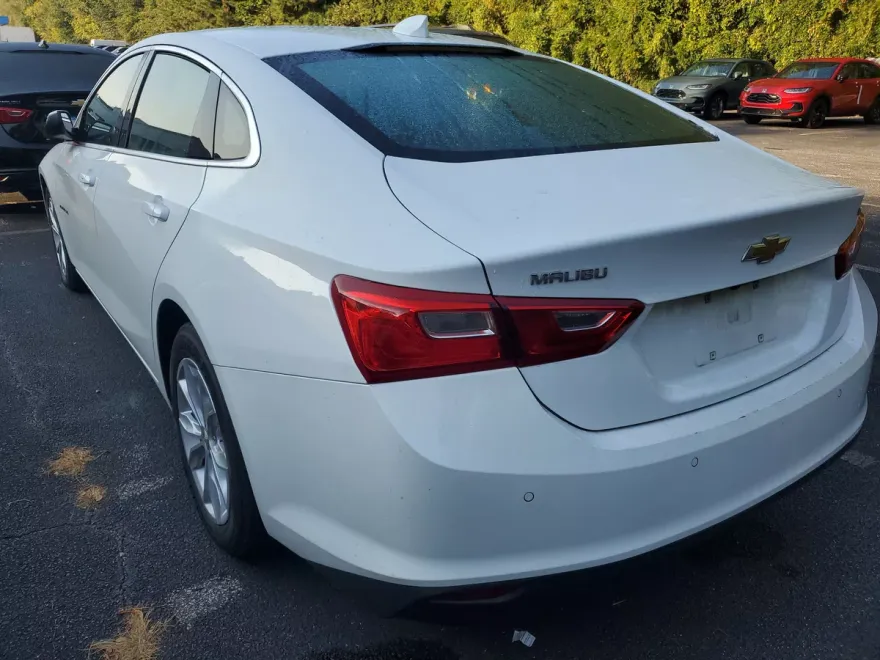 2024 Chevrolet Malibu 1LT photo 1
