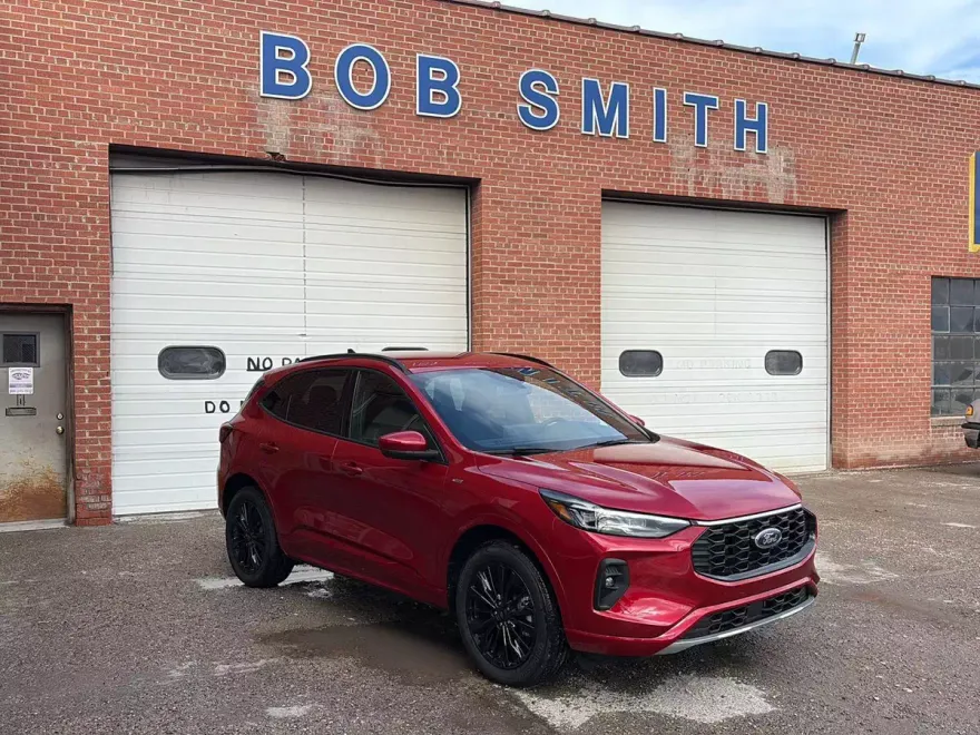 2025 Ford Escape ST-Line Elite photo 1