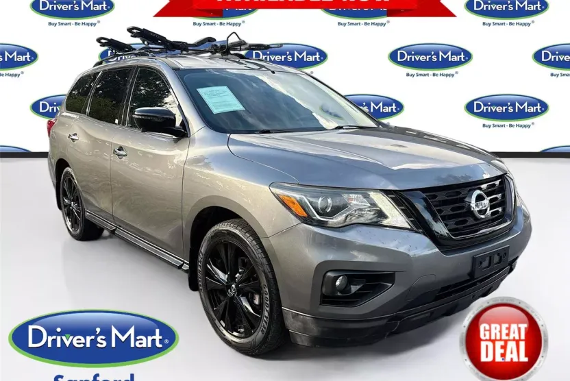 2018 Nissan Pathfinder SL photo 1